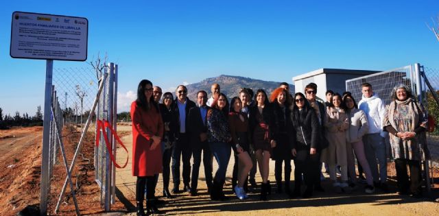 Jóvenes de un programa de empleo de la Comunidad habilitan un jardín para cultivo ecológico en Librilla - 1, Foto 1