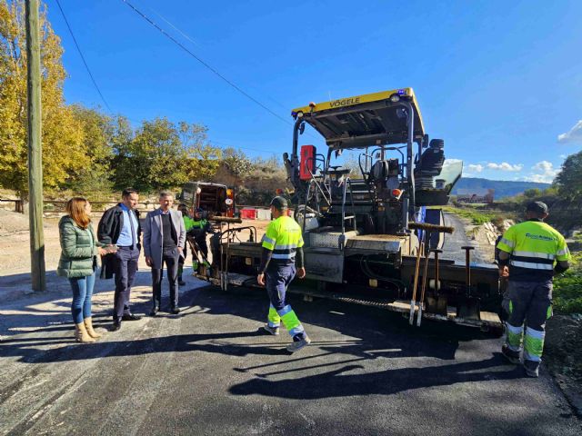 Una inversión de 47.000 euros permite asfaltar y señalizar el primer tramo del camino de Cañada Lentisco - 2, Foto 2