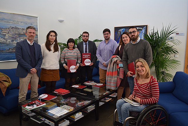 El PP se reúne en la Asamblea con los representantes del Consejo de Estudiantes de la UMU - 2, Foto 2