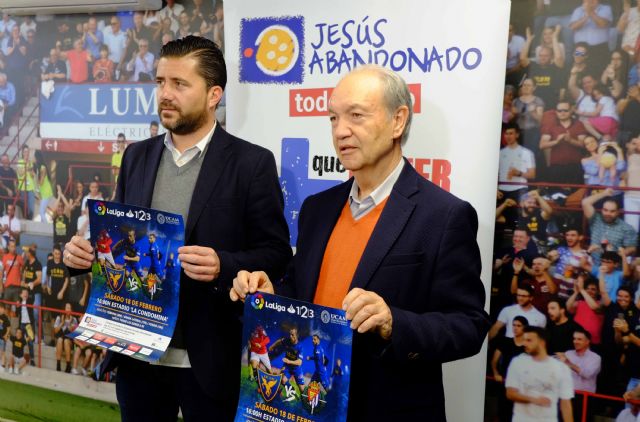 UCAM Murcia realiza una acción solidaria a favor de las personas acogidas en la Fundación Jesús Abandonado - 1, Foto 1