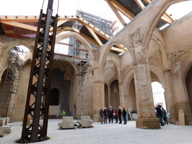 Fulgencio Gil y Francisco Bernabé visitan las obras de recuperación de la iglesia de Santa María en las que el Gobierno de España ha invertido más de 1.080.000 euros - 2, Foto 2