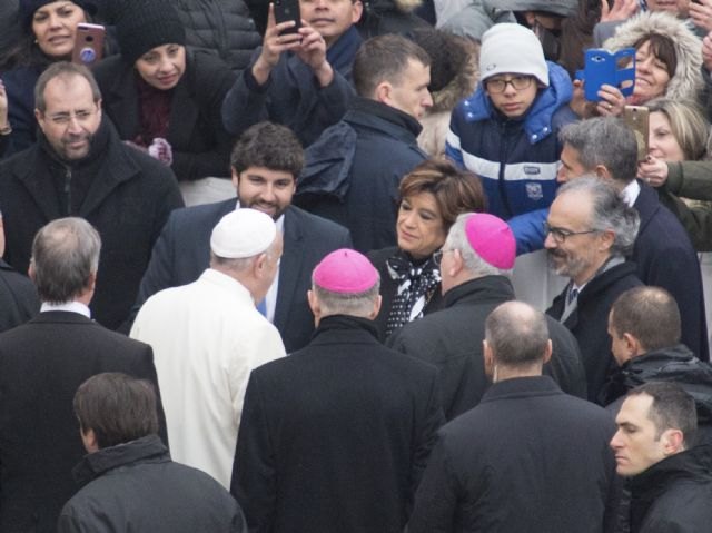 López Miras: Es un orgullo entregar al Papa el óbolo del Año Jubilar de Caravaca, magnífico colofón al Año Santo - 1, Foto 1