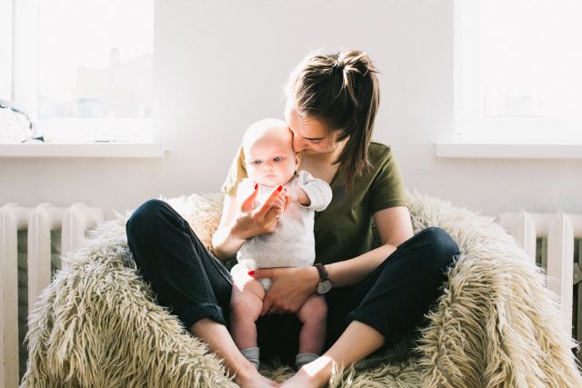 Conciliar vida laboral y familiar: un hito casi imposible para el 44% de las madres españolas - 1, Foto 1