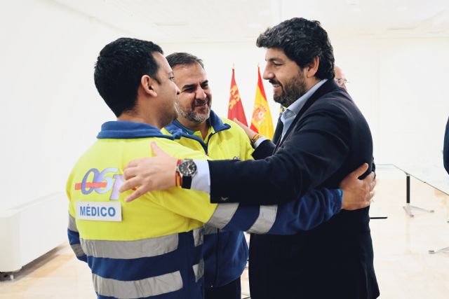 Entregan la insignia de plata de la Región a los voluntarios murcianos del 061 en los terremot os de Turquía y los califica como héroes - 1, Foto 1