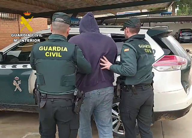 La Guardia Civil sorprende a dos jóvenes tras la comisión de un robo en una vivienda de El Algar - 1, Foto 1