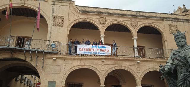 Agricultores de la comarca se ven obligados a cancelar contratos y abandonar sus tierras de cultivo por el cierre del trasvase Tajo-Segura - 2, Foto 2