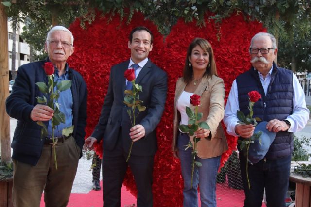 Los mayores de Cartagena celebran San Valentín con una comida para 40 parejas que han superado las bodas de oro - 1, Foto 1