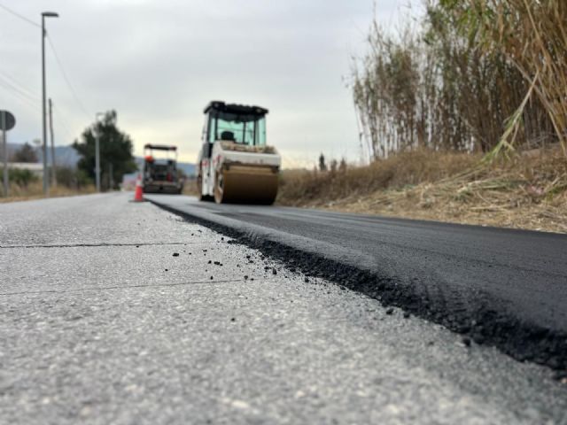 Los 23.000 vecinos de Llano de Brujas y Puente Tocinos ganarán en seguridad vial con la renovación de más de 5.000 metros cuadrados de asfalto - 4, Foto 4