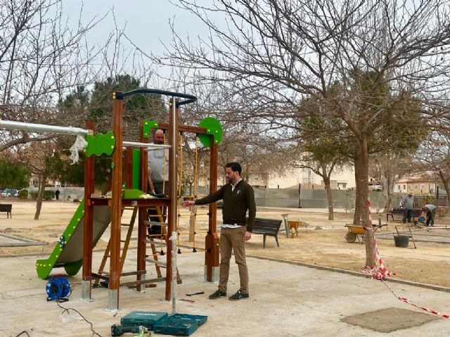 El Ayuntamiento renueva la zona infantil y parte del arbolado del parque de Las Artes Escénicas - 1, Foto 1