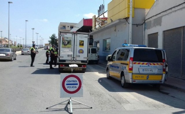 La Policía Local se adhiere a la campaña especial de vigilancia y control de camiones y autobuses