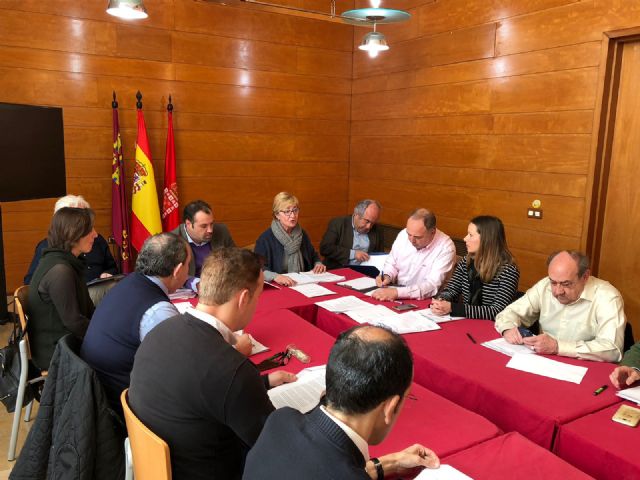 El equipo de gobierno sigue trabajando para paliar los perjuicios económicos en los comercios situados en la zona de las obras soterramiento - 1, Foto 1