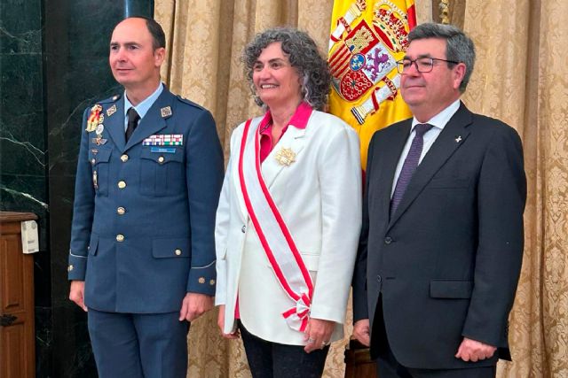 Beatriz Miguel distinguida con la Gran Cruz del Mérito Aeronáutico por el Ministerio de Defensa - 2, Foto 2