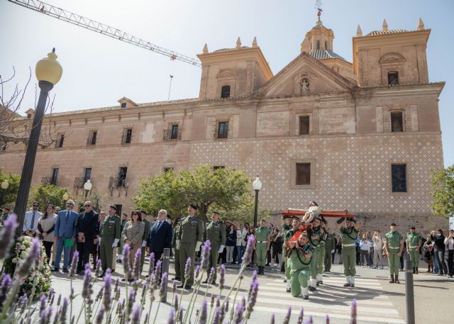 La Brigada Paracaidista procesiona con el Cristo Universitario de la Salud en la UCAM - 1, Foto 1