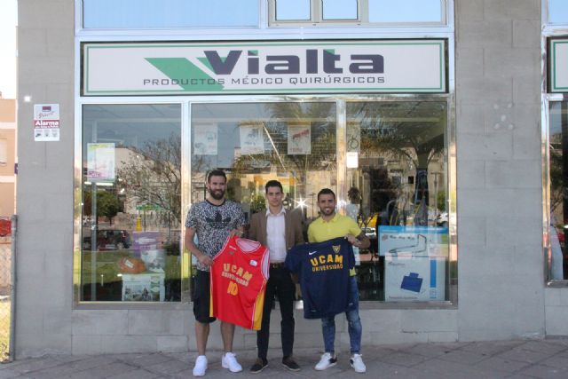 Vialta, un año más con los equipos de baloncesto y fútbol de la UCAM - 1, Foto 1