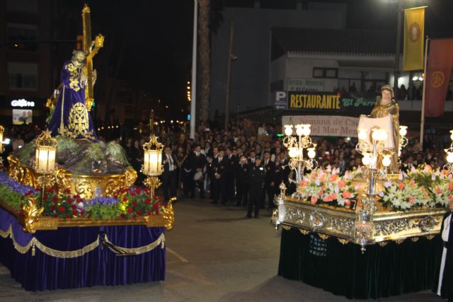 Emoción y fervor en el Encuentro de Jesús con su madre en la calle de la Amargura - 3, Foto 3