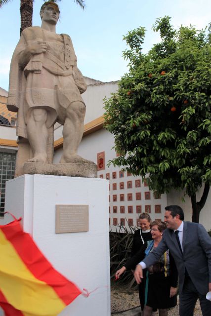 Continúan las actividades conmemorativas del 50 Aniversario del Museo de la Huerta de Alcantarilla, con una Velada Trovera y el descubrimiento de una placa en la escultura de El Huertano - 1, Foto 1