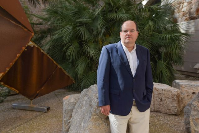 Premiado a nivel nacional Carmelo Reverte por su estudio de los factores institucionales para cumplir internacionalmente los ODS - 1, Foto 1