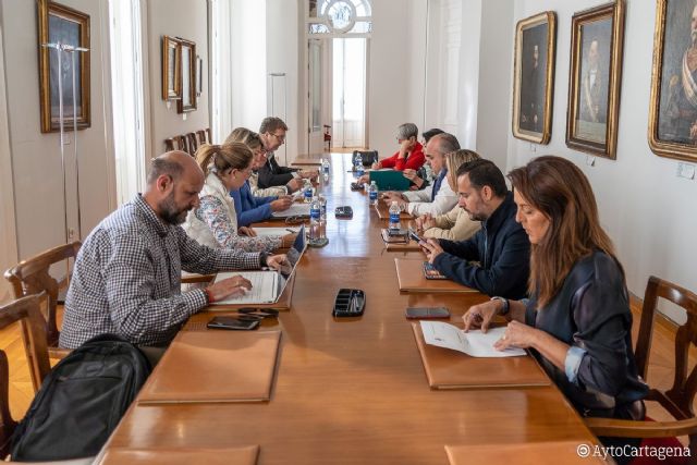 Cerca de un millón de euros para renovar servicios en San Antón y la calle poeta Miguel Hernández en El Ensanche - 1, Foto 1