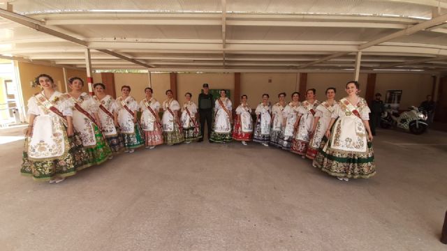 La Reina de la Huerta 2023 y sus damas de honor visitan las instalaciones de la Guardia Civil de Murcia - 3, Foto 3