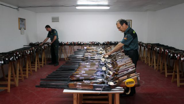 La Guardia Civil de Murcia celebra la exposición-subasta de armas del año 2016 - 2, Foto 2