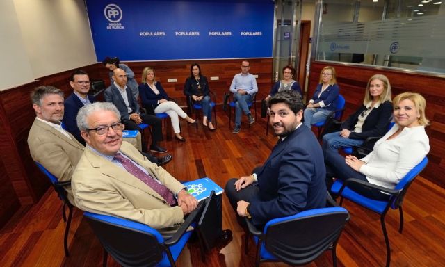 López Miras anuncia medidas de conciliación laboral y familiar para que las mujeres no vean frustrada su trayectoria profesional por el hecho de ser madres - 2, Foto 2