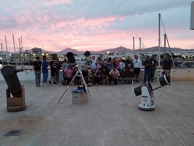 Los jóvenes del proyecto Alentando, de la Asociación Aporta, fascinados por el mar y las estrellas - 1, Foto 1