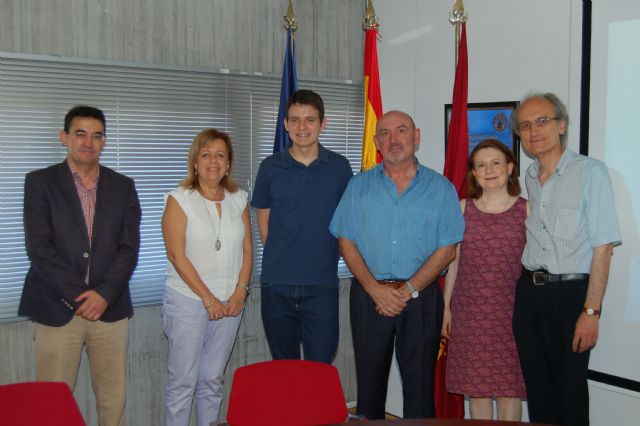 La consejera de Educación y Universidades recibe al alumno murciano reconocido con el Premio Nacional de Educación al rendimiento académico - 1, Foto 1