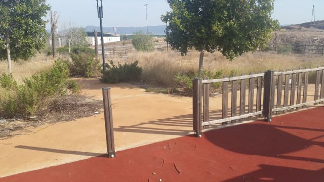 Ahora Murcia denuncia que el parque de los edificios de nueva condomina está hecho una cochambre - 1, Foto 1