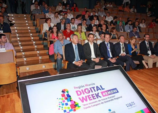 Más de 500 personas asisten al primer Digital Week sobre emprendimiento y transformación digital - 1, Foto 1