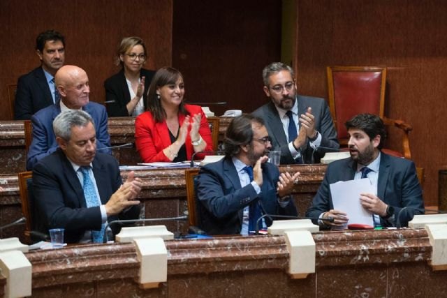 López Miras pide responsabilidad a los grupos parlamentarios y tiende la mano para continuar con el avance de la Región desde el diálogo y el consenso - 2, Foto 2