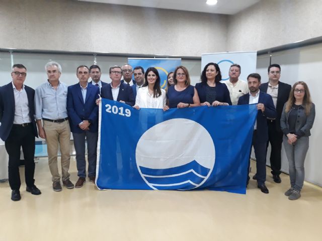 31 banderas azules ondearán este verano en las playas y puertos de la Región - 1, Foto 1