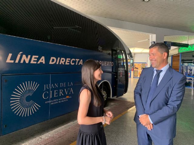 La Comunidad activa mañana una conexión directa en autobús entre el aeropuerto Juan de la Cierva y las ciudades de Murcia y Cartagena - 1, Foto 1