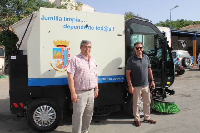 El Ayuntamiento continúa la renovación de la flota de vehículos de Servicios con la adquisición de una nueva barredora - 1, Foto 1