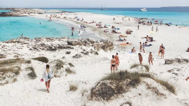 Por España y en pareja: así viajaránlos españoles este verano - 1, Foto 1