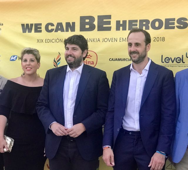 Fernando López Miras entrega el Premio Bankia Joven Empresario organizado por AJE - 3, Foto 3