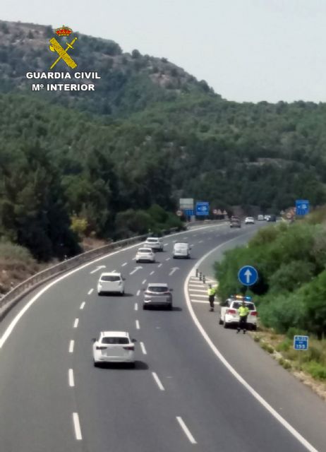 La Guardia Civil investiga a un conductor que circulaba a más del doble de la velocidad máxima permitida - 1, Foto 1