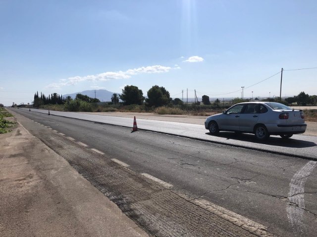 [They repair the road surface of several sections of the N-340 that connects Totana and Alhama, which was in a state of significant deterioration