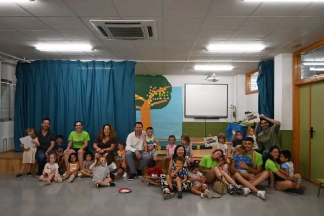 Entrega de diplomas a los niños y niñas de la Escuela Municipal de Verano - 1, Foto 1