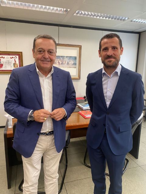 José Mª Albarracín y Carlos San Martín analizaron cómo potenciar el aeropuerto internacional de la región - 3, Foto 3