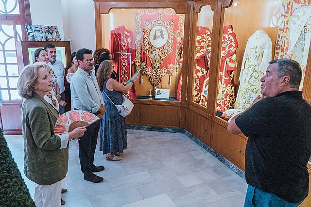 Méndez y Robles elogian la cultura y la tradición del bordado lorquino - 1, Foto 1