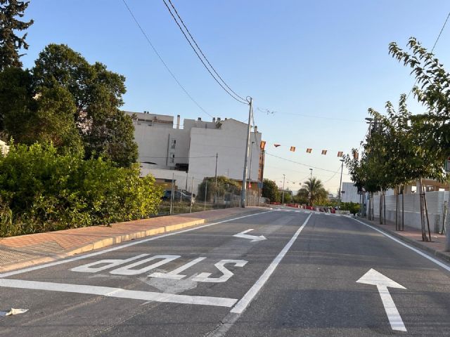 El Ayuntamiento de Murcia mejora la seguridad vial con el plan especial de repintado de la señalización en los entornos escolares - 2, Foto 2