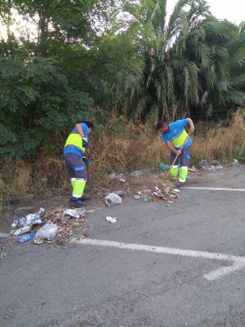 Fomento realiza una limpieza de choque en el aparcamiento disuasorio del Malecón - 2, Foto 2