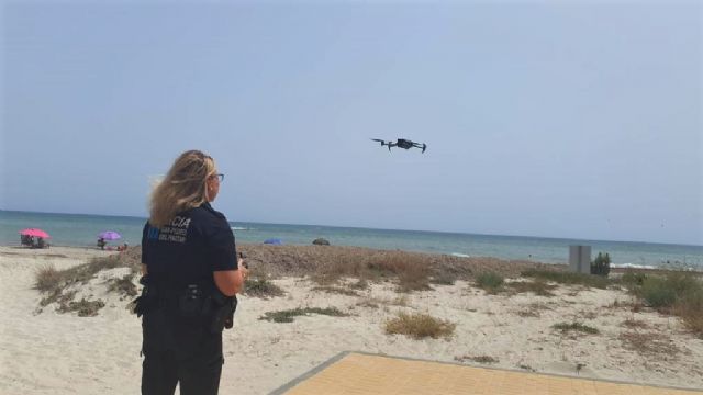 La Policía Local de San Pedro del Pinatar intensifica con un dron la vigilancia en playas - 2, Foto 2