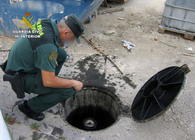 La Guardia Civil investiga a dos personas por los vertidos de aceites de automoción ocurridos durante la pasada DANA - 1, Foto 1