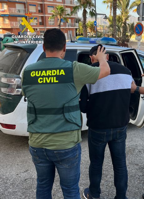 La Guardia Civil detiene en Puerto de Mazarrón a dos tironeros - 3, Foto 3