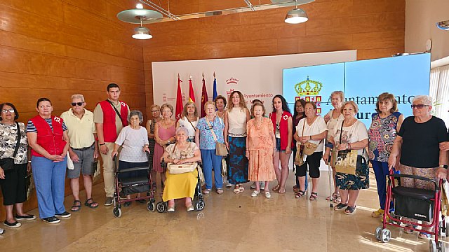 El Ayuntamiento refuerza su compromiso contra la soledad no deseada con nuevos programas para personas mayores en la ciudad y pedanías El Ayuntamiento refuerza su compromiso contra la soledad no deseada con nuevos programas para personas mayores en la ciudad y pedanías