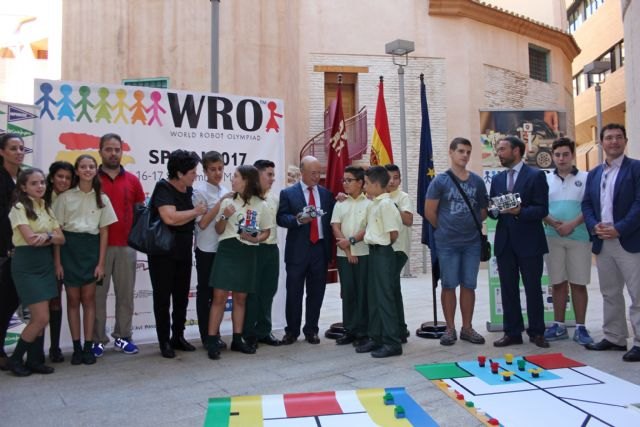 Doscientos estudiantes de toda España compiten en la final de la olimpiada de robots que se celebra el domingo en Murcia - 1, Foto 1