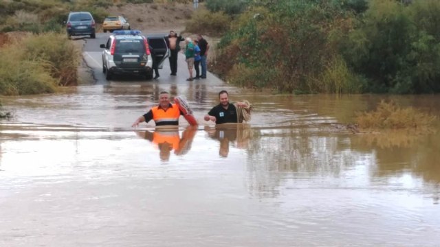 La Guardia Civil participa activamente en el dispositivo de emergencias con motivo del temporal de gota fría, Foto 2