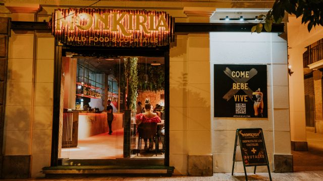 Grupo 525 inaugura 'monkiria los apóstoles', su local insignia de gastrococtelerías - 1, Foto 1