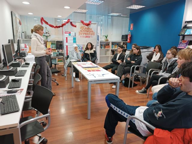 El Ayuntamiento de Murcia oferta 29 becas para desarrollar el proyecto ´Corresponsales de los Puntos de Información Juvenil´ dirigido a los centros educativos del municipio - 2, Foto 2